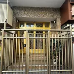 Espacoso Apartamento Reformado Em Copacabana
